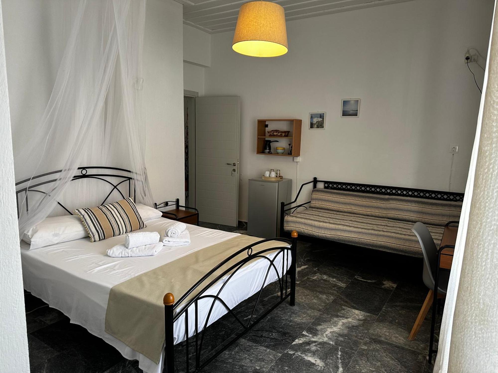 Kirikos Rooms Kamares  Extérieur photo